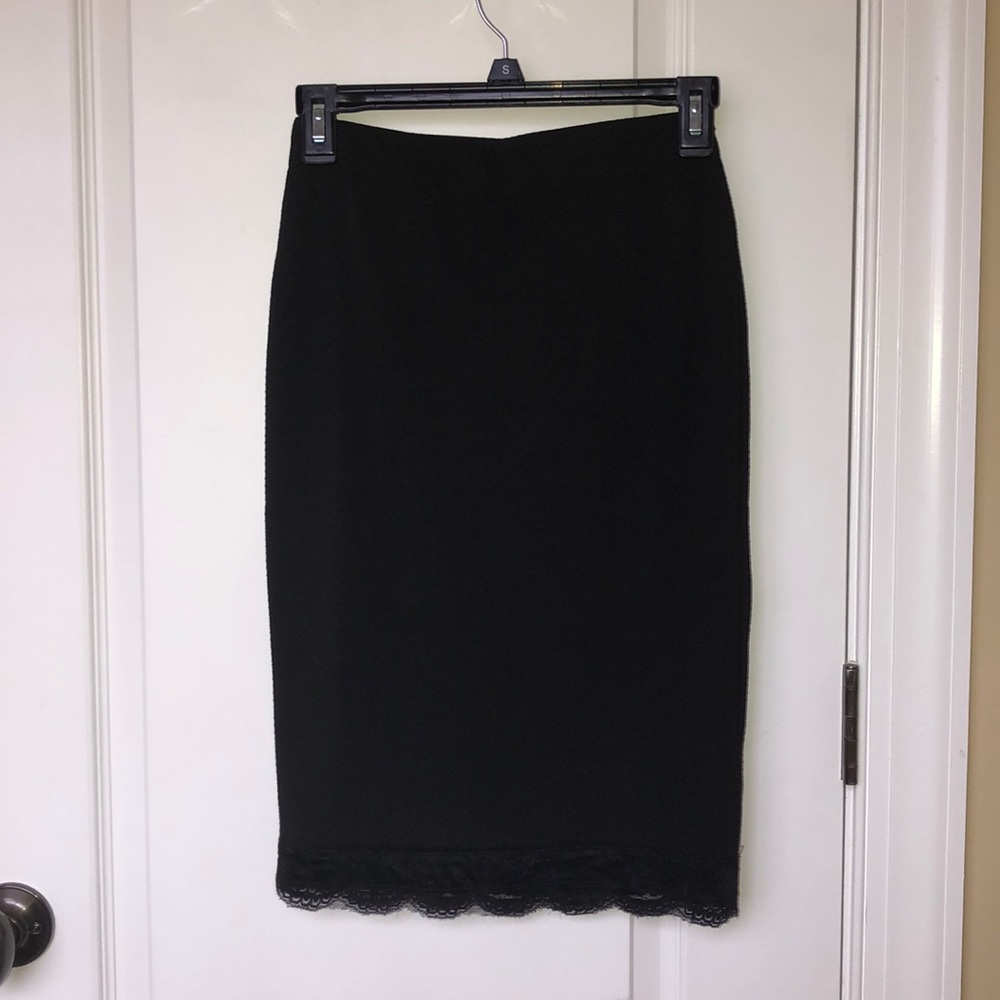 Forever 21 Women’s Black Pencil Skirt Small
